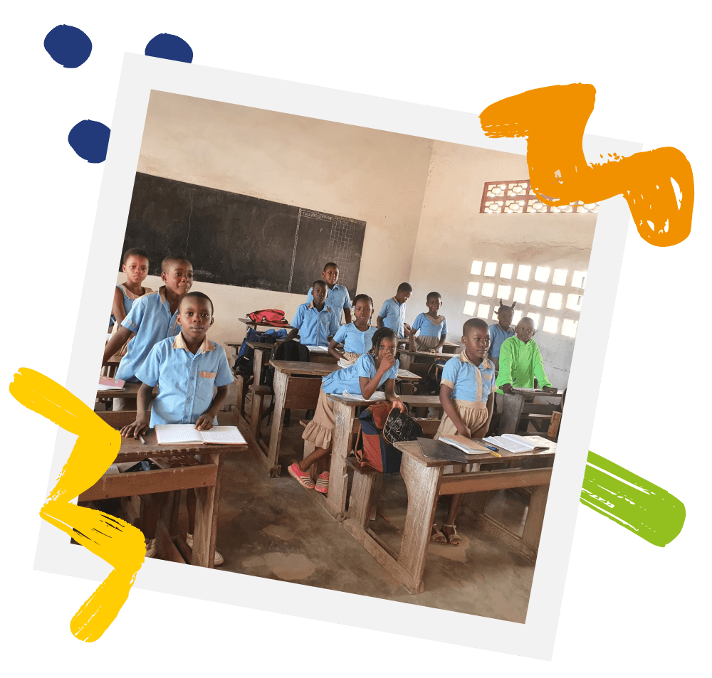 Photo prise par l'Association Franco-Togolaise (AFTER) des enfants togolais à l'école Essor